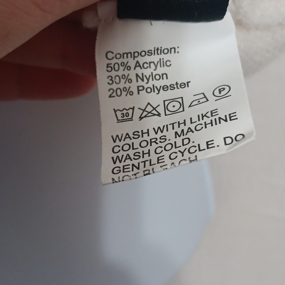 Shein Creme Cable Knit Sweater Size Small - Picture 3 of 4